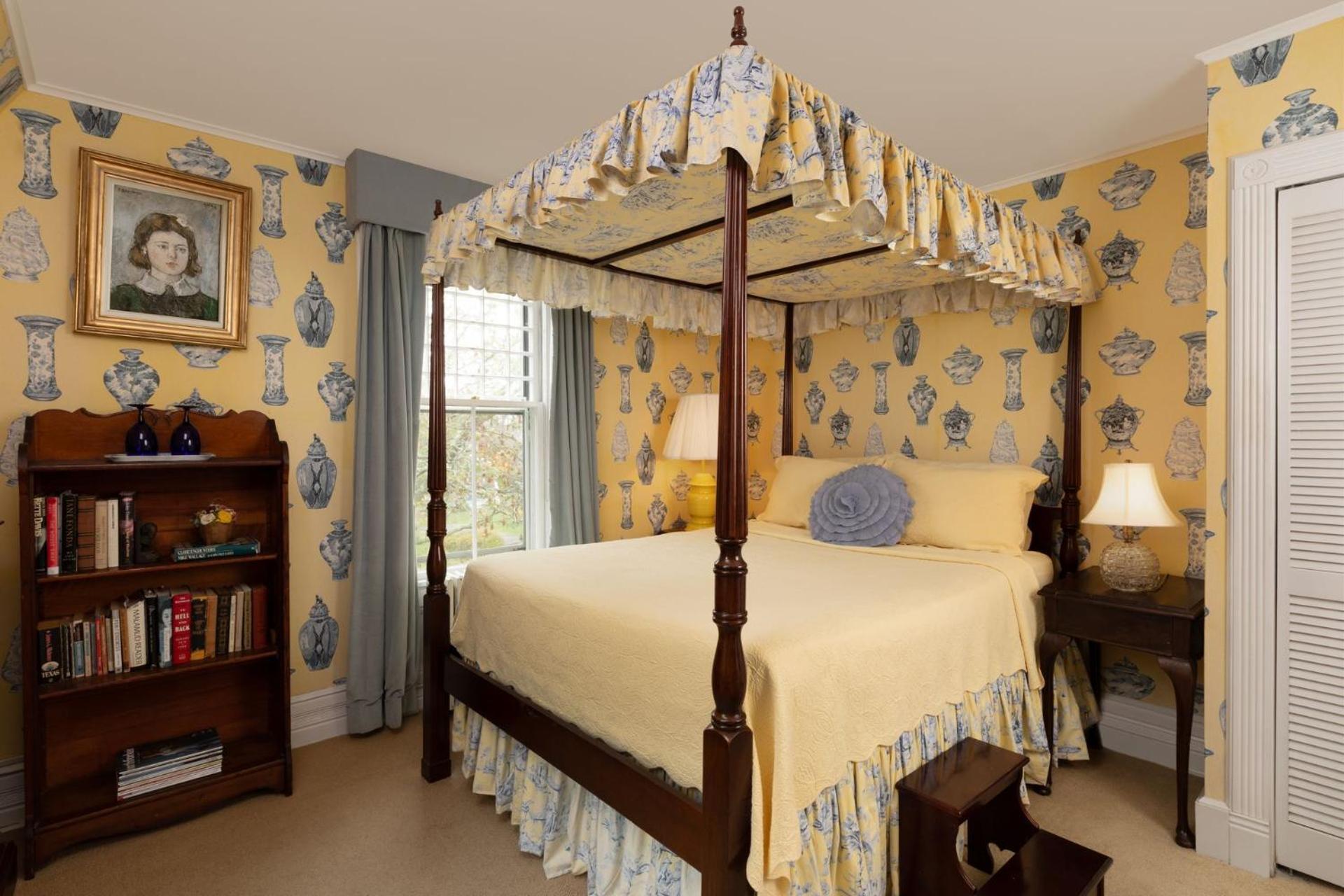 Harbor Knoll Bed And Breakfast Greenport Exterior photo