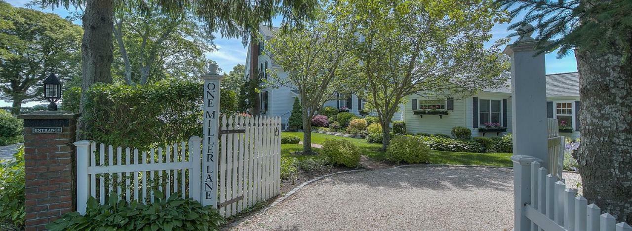 Harbor Knoll Bed And Breakfast Greenport Exterior photo