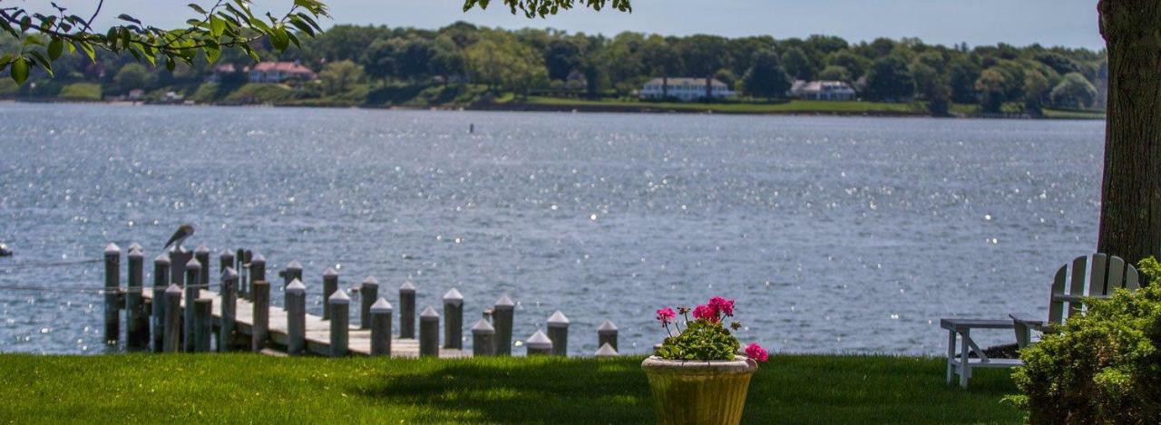 Harbor Knoll Bed And Breakfast Greenport Exterior photo