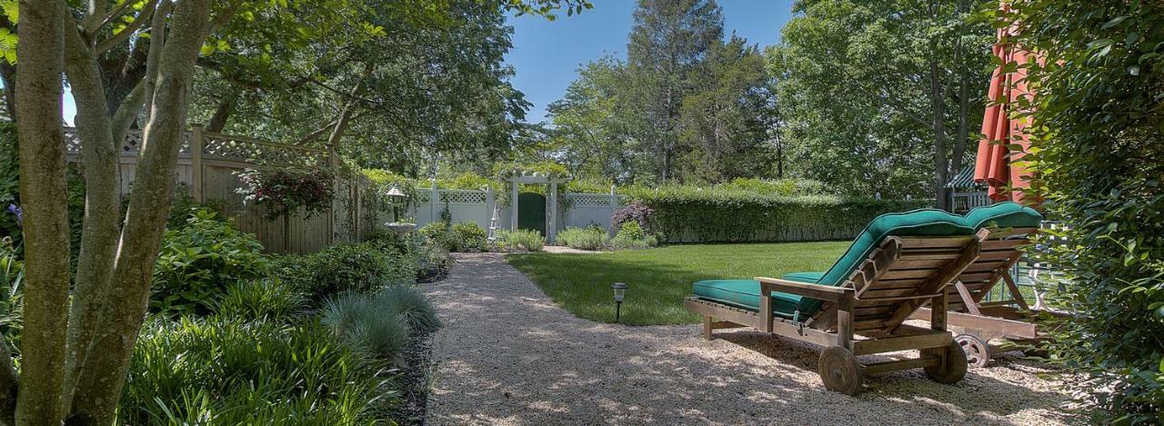 Harbor Knoll Bed And Breakfast Greenport Exterior photo